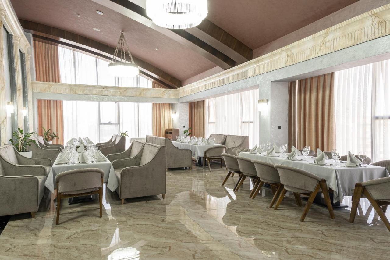 Hotel Mir Luxe Plaza Taskent Exterior foto
