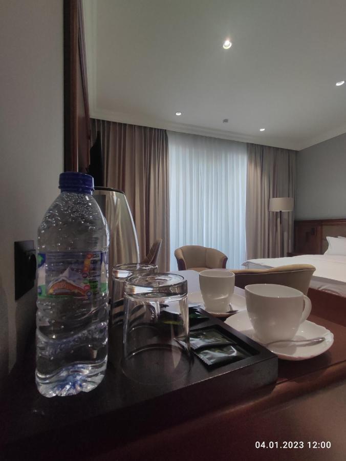 Hotel Mir Luxe Plaza Taskent Exterior foto